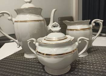 Zestaw dzbanek cukiernica i mlecznik Chodzież biały ze złotym