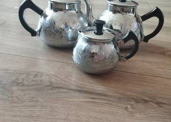 Sprzedam piękny komplet do parzenia kawy,herbaty z czasów PRL. Sprzedam piękny komplet do parzenia kawy,herbaty z czasów PRL.