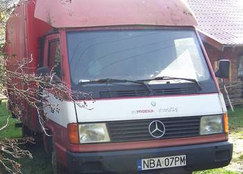 Osłona  obudowa pokrywa silnika Mercedes MB 100