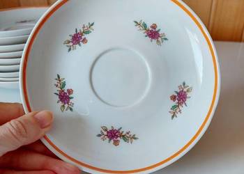talerzyki porcelana Chodzież, 10 sztuk, kawa, białe z kwiatkami
