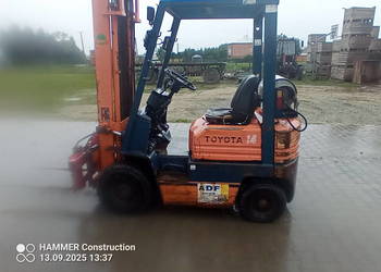 Wózek widłowy Toyota z obrotnicą