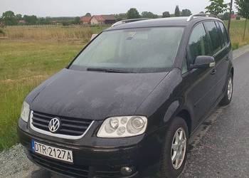 VW Touran 2,0 E hak, navi, klima, elektr.podg.fotele, 2006 r 150 KM