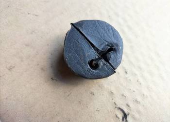 AUDI 80 B3 B80B3 USZCZELKA OSŁONA PRZEWODU SPRYSKIWACZY MASKI