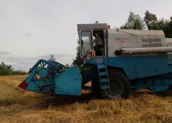 Kombajn zbożowy Fortschritt 512 i inne