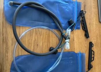 2 bukłaki trekkingowe na wodę 2 litry