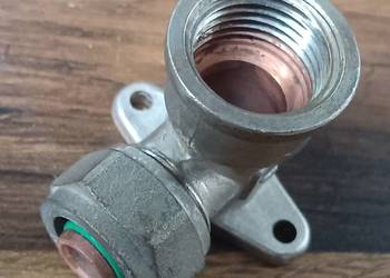 Kolano naścienne 16x1/2 GW  do systemów PEX