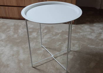 Nowy biały metalowy stolik kawowy z tacą o średnicy 47 cm
