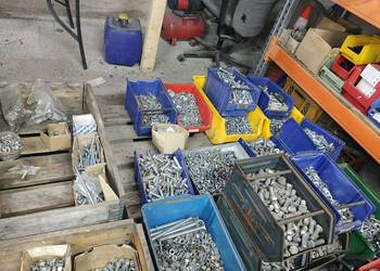 Śruby, nakrętki, podkładki 10zl za kg