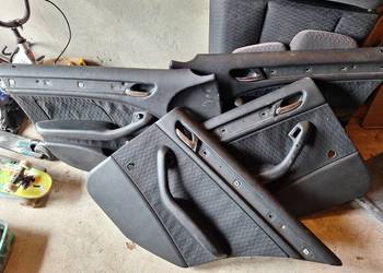 Boczki drzwi tylna kanapa zagłówki BMW e46