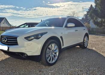 Infiniti QX70s