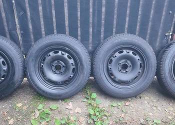 Felgi stalowe 14 z oponami zimowymi SEMPERIT 165/70R14-VW