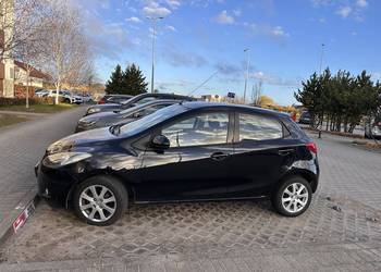 Mazda 2 małe ekonomiczne autko Benz 1.3