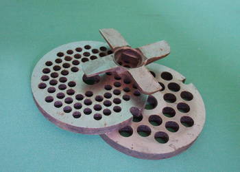 Nożyk + 2 sitka + śruba - do  maszynki do mięsa Nożyk + 2 sitka + śruba - do  maszynki do mięsa