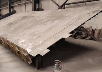 Stół wibracyjny uchylny 12,5x4,3m