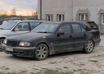 Mercedes C220CDI Esprit W202 uszkodzony