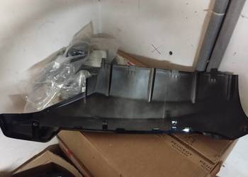 Peugeot Vivacity Viva City obudowa dolna łyżwa