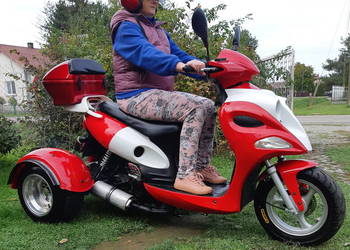 Skuter ZHENHUA Wyjątkowy Trójkołowiec 50cc – Bardzo szerokie koła