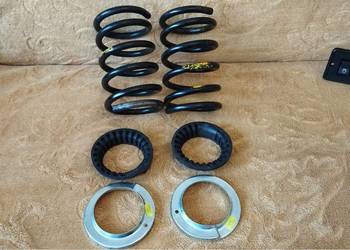 Fiat 126p Nowe Sprezyny z Epoki wraz z gumami i podstawkami metalowymi