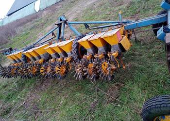 Sprzedam siewnik do buraków