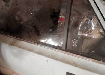 Drzwi lewy tyl skoda 105