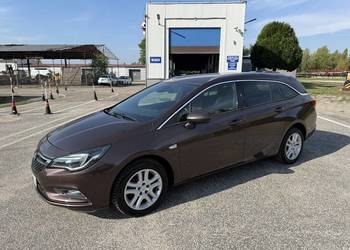 Opel Astra 1.4 BENZYNA Klimatronik Nawigacja Led Tempomat Pakiet Zimowy HAK