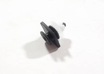VOLVO S60 V60 spinka zewn listwy progowej OE