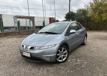 Honda Civic 1.8 140KM / Manual / Navi / Xenon / Kamera cofania / Bluetooth
