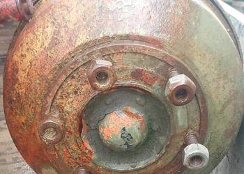 Sprzedam oś od przyczepy szeroka z hamulcem