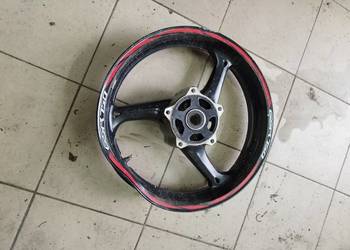 Felga przód Suzuki GSR 750 uszkodzone