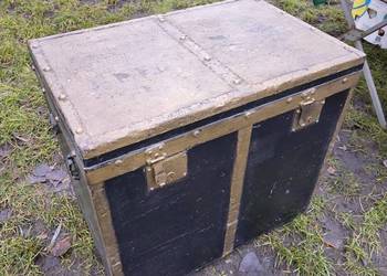 Stary kufer skrzynia
