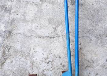 Chwytak do wyciągania kostki