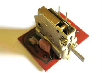 KENWOOD KA 8004 przełącznik LOUDNESS