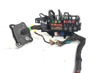 SKRZYNKA BEZPIECZNIKÓW AUDI A4 B9 8W0971845AJ Sedan/Limuzyna 2.0 150KM