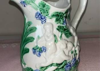 Dzbanek, Majolika.. bez sygnatury. Dzbanek, Majolika.. bez sygnatury.