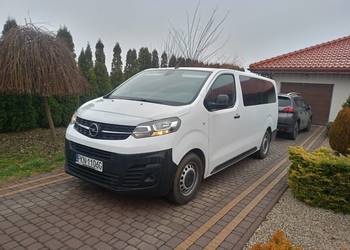 Opel Vivaro wersja long 9 osobowy