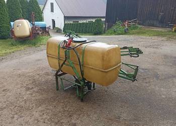 Opryskiwacz zawieszany Holder 400L