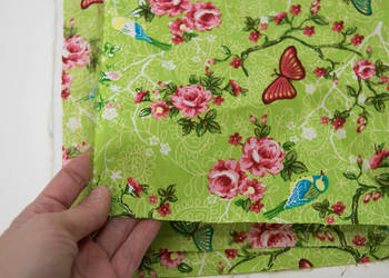 Zielona tkanina bawełniana w kwiaty / ogród