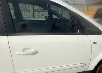 Drzwi prawe przód Opel zafira B y474