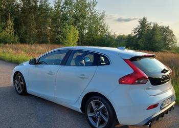 Volvo v40 D2 R-Design