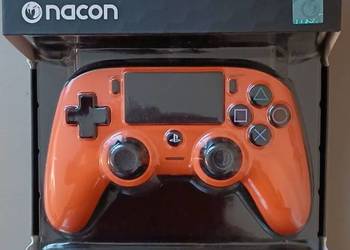 Kontroler przewodowy, pad do PlayStation 4 firmy Nacon.