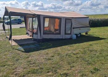 Przyczepy namiotowe.