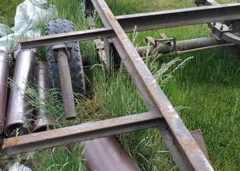 Przyczepa do bel balotów siana słomy