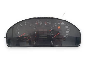 LICZNIK ZEGARY Audi A4 B5 1.6 8V 1.8 20V T Benzyna europa