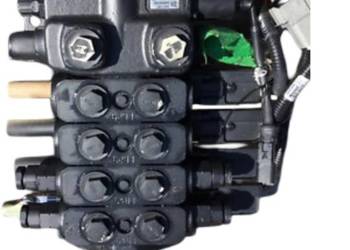 JCB 400/T1661 4-sekcyjny rozdzielacz hydrauliczny do JCB