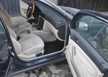 Passat B5 Boczki Beżowe Nie Skóra Drewno Galka Fotele