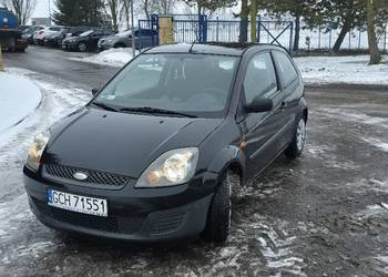Sprzedam ładnego Forda fiestę polift.