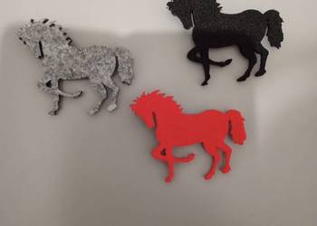 Broszka, przypinka filcowa