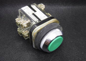 Przycisk sterowniczy zielony XB2-MA32 Telemecanique