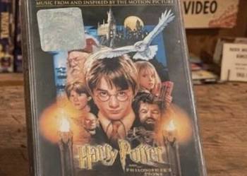 • Harry Potter i Kamień Filozoficzny • Stan bardzo dobry- • cena stała •