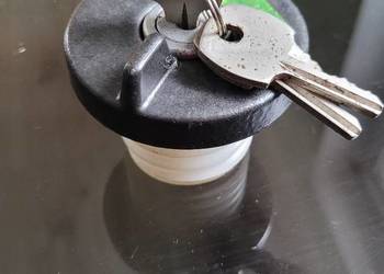 Nieużywany Korek wlewu paliwa + 3 kluczyki Łada Samara, Łada Niva